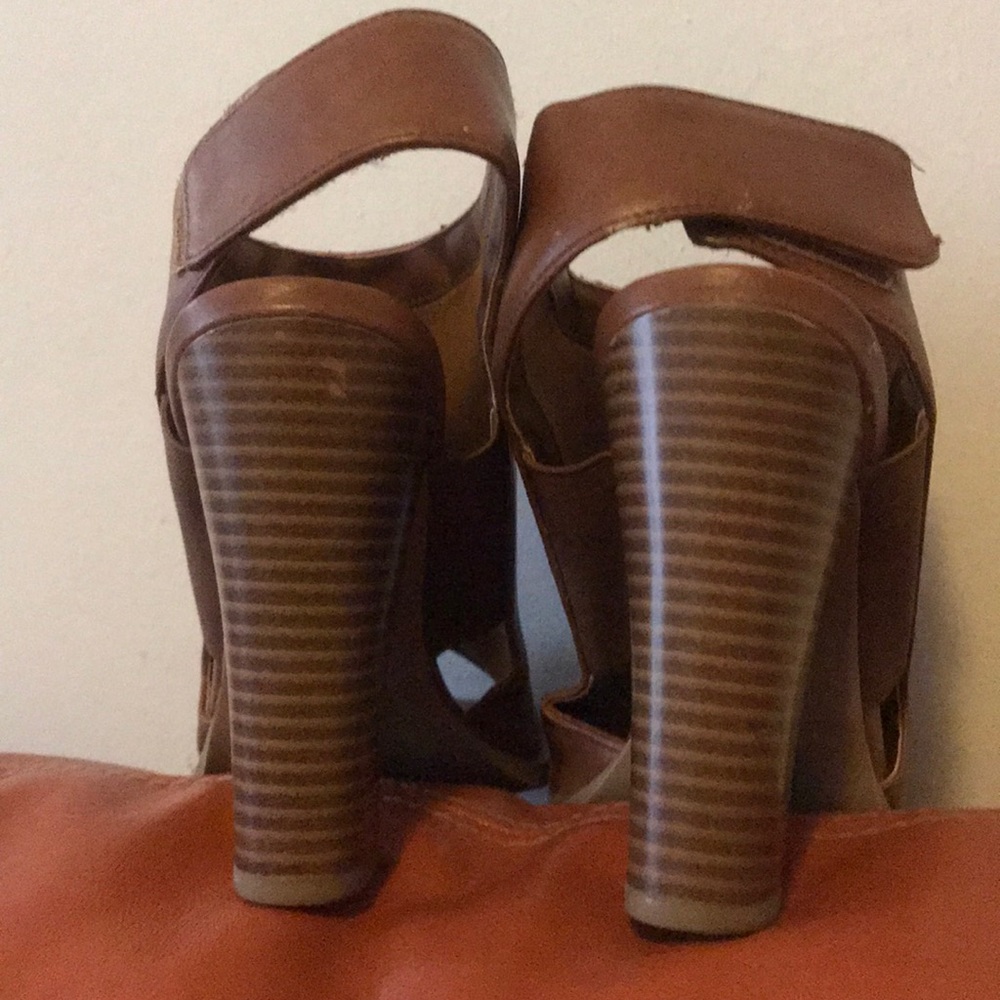 Heels - Picture 8 of 8